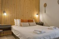 Stylish 1-Bedroom Apartment Just 5 Minutes from Valletta by Ferry - B&B Mosta