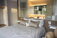 Chambre Lit Queen-Size - Vue sur Jardin