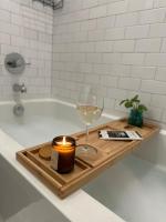 Modern apt in Cincy stadiums and with river views - Ferienwohnung Cincinnati