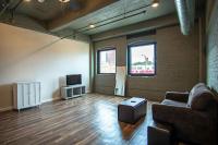 1 bd and 1 bth Motor Row Loft in the Heart of Downtown - Chambres d'hôtes Davenport