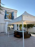 Modern 2BR Villa with Heated Hot Tub and Steps to Beach - B&B Protaras