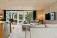 Lovely holiday home in beautiful surroundings, near Mols Bjerge and Ebeltoft - 4 bedrooms - Chambres d'hôtes Ebeltoft