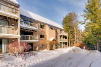 Close to Smuggs Lifts! Cozy Mountain-View Condo - B&B Jeffersonville