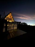 Luxury AFrame with Private Jacuzzi Poás Volcano - B&B Vara Blanca
