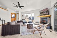 Modern Lodge with a Jacuzzi Tub - Chambres d'hôtes Bend