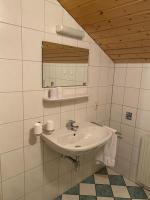 Apartamento de 1 dormitorio con balcón y vistas a la montaña 