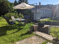 HW13-Urlaubsmagie - für bis zu 10P - Gemeinschaftsgarten mit Sauna & Pool - B&B Sebnitz