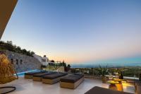 Villa ANDRIOTIS "Brand-New Luxury Villa Infinity Pool & Sea View 15 min to Rethymno" - Ferienwohnung Agía Triáda