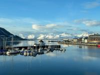 Apartment at Vervet, view of the sea and the town - Chambres d'hôtes Tromsø