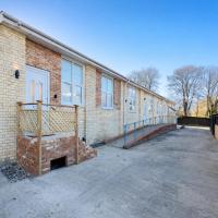 Spacious 2BR Designer Home in Newmarket , Private Grounds & Garden - B&B Newmarket