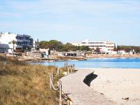 Apartamento frente al mar con balcón - Chambres d'hôtes Es Pujols