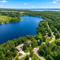 Lakefront 3 Bedroom Retreat on Susan Lake-5 minutes from Charlevoix - B&B Charlevoix