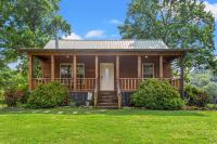 Heavenly Hideaway- Hot Tub, Firepit, Covered Patio - B&B Beattyville