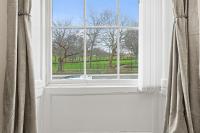 Spacious 2 Bed Apartment With Secure Free Parking - B&B Liverpool