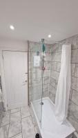 Spacious Three Bedroom City Centre Flat with Courtyard - Ferienwohnung Cardiff