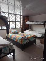 Camera Tripla Economy