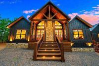 NEW!~Black Wolf Lodge~*Disc Golf *Hot Tub *Sauna!* - B&B Broken Bow