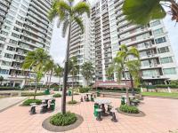 3BR Apartment in Serdang with Pool & Parking - B&B Serdang