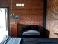 Beachfront Guest House Pacitan - B&B Tamperan