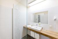 Camera Matrimoniale con Vista Giardino