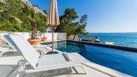 Villa Palazzo Maestral beachfront by Villas Guide - B&B Karlobag