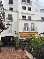Apartamento dentro de Puerto Banus - Bed and Breakfast Marbella