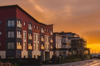 Panoramic Sea-View Family Appartment , Free Parking, Sleeps 6 , Walk to Beach, Station, & Town - Chambres d'hôtes Newquay
