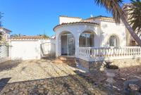 LEON INMO Chalet Amira - 10191 - B&B Empuriabrava