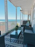 Modern classic seaside apartment with parking and balcony - Ferienwohnung St. Ives