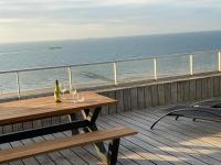 Penthouse Sea-Loft Blankenberge, uniek zeezicht, Luxeloft met 40m2 terras! - Chambres d'hôtes Blankenberge