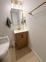 Cozy 3BR 2BA coastal home near beaches marinas - Chambres d’hôtes St. Petersburg
