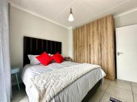 The Blyde - 3 Bedroom Lagoon Facing Luxury Apartment - B&B Pretoria