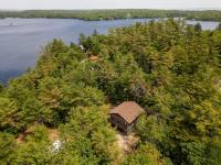 Lakeside Getaway Fox Point Cabin - Bed and Breakfast Chester