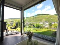 Ferienwohnung am Moselufer - B&B Zell