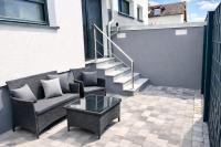 STN Business Suite - Ferienwohnung mit Parkplatz & Balkon, Terrasse & Fußbodenheizung, Netflix Premium, Zentral zu Audi & Schwarz Gruppe - Bed and Breakfast Bad Friedrichshall