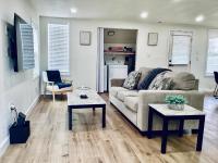 Boardwalk Bungalow Combo Stay for 9 - B&B Kemah