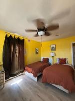 Yellow Cactus Oasis - B&B White Water