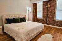 The Disco Downtown Loft, 3BR - B&B Springfield