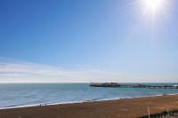 Premium Beach Front with Balcony! 2 En-Suites & Spacious By Stay Aura Vacation Rental Brighton & Hove - Chambres d'hôtes Brighton