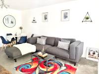 Luxury Ashford Home in secure neighbourhood with Private Parking - Chambres d’hôtes Ashford