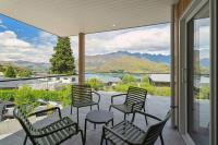 10C Level 1 - Stylish Mountain Views & Huge Deck - B&B Distretto di Queenstown