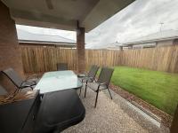 New 4-Bedroom Family Home with Carpark in Griffin - Ferienwohnung Girvan