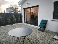 Toronto T2 climatisé avec terrasse et parking proche CNPE BUGEY - Chambres d'hôtes Vaux-en-Bugey