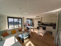 LE PLEIN SUD - ZEN - CENTRE VILLE - GARE - parking - Wifi - B&B Annecy