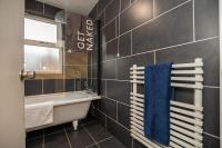 Group-Friendly 4-Bedroom House Near Nottingham Arboretum & Castle - Chambres d'hôtes Nottingham