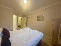 Bracknell Spacious 2 Bedroom Apartment - B&B Bracknell