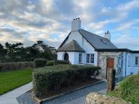 Luxury Cornish House next to Cliffs & Surf Beaches - B&B Bude