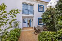 CoolHouses Luz, Lovely 3 Bed Townhouse & sea views, Casa Baía da Vida - B&B Luz