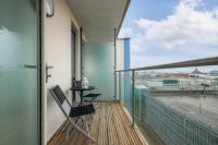 Sleek Apartment • City Centre • Balcony • Free Parking • 55'' Smart TV • Fast Wifi • Yoko Property - Chambres d'hôtes Milton Keynes