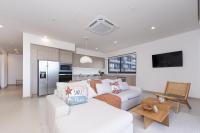 Casa Matcha, BRAND NEW! Ocean Views & Beach Club - Chambres d'hôtes Sardinal